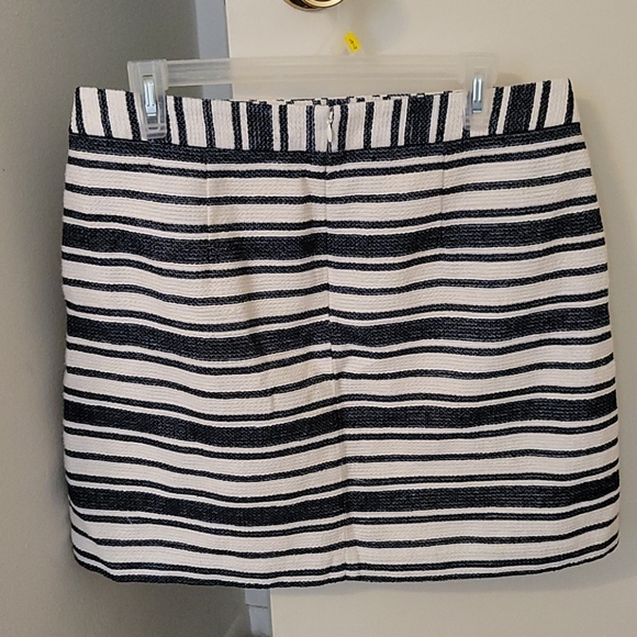 Banana Republic skirt cream and navy blue striped - Picture 3 of 4